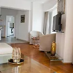 New Luxury Flat In Front Of The Parliament At Unirii Apartment