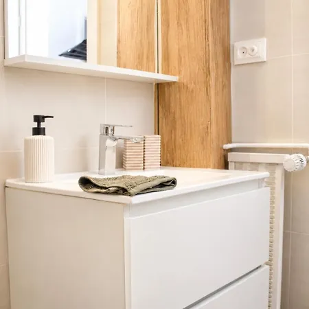 New Luxury Flat In Front Of The Parliament At Unirii * Bukarest