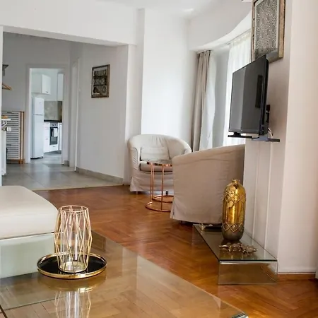 New Luxury Flat In Front Of The Parliament At Unirii 아파트