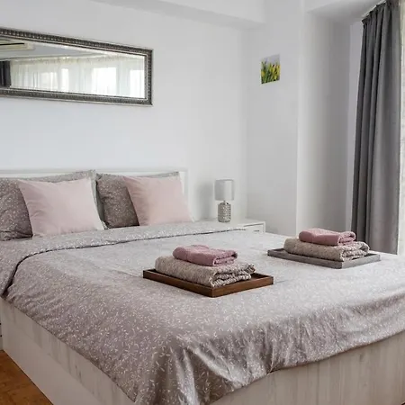 New Luxury Flat In Front Of The Parliament At Unirii 아파트 부쿠레슈티