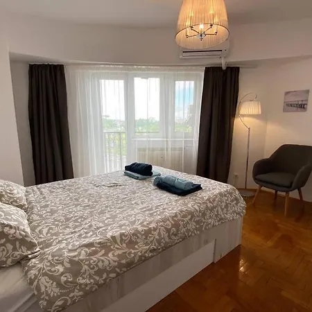 New Luxury Flat In Front Of The Parliament At Unirii Bukarest