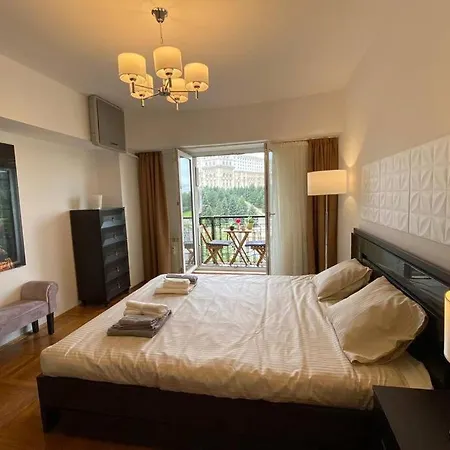 New Luxury Flat In Front Of The Parliament At Unirii * Boekarest