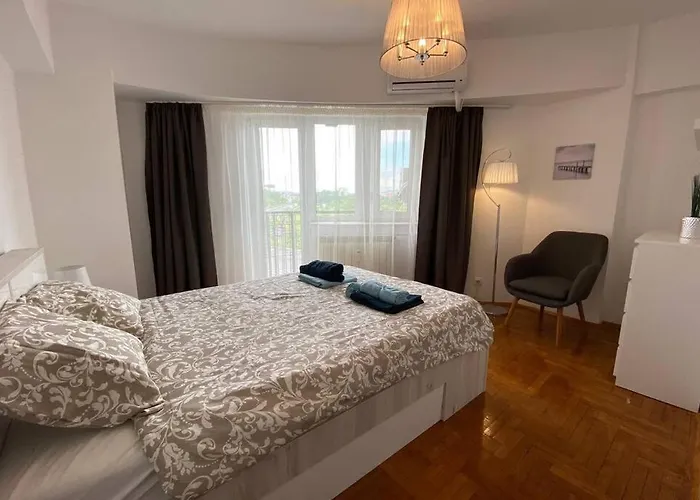 New Luxury Flat In Front Of The Parliament At Unirii Boekarest